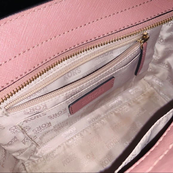 Michael Kors Purse ✨ - Picture 4 of 10